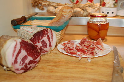 San Valentino / Capocollo Norcineria Valtellinese.jpg Capocollo Norcineria Valtellinese.jpg
