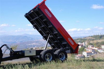 rimorchio.jpg (61.89 KiB) Osservato 706 volte rimorchio.jpg