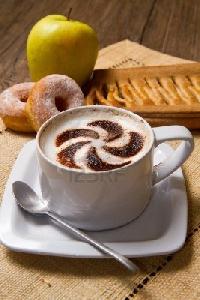 cappuccino-con-ciambelle-e-strudel.jpg