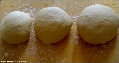 12092016impasto-pizze.jpg (119.43 KiB) Osservato 504 volte 12092016impasto-pizze.jpg