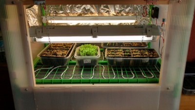 Semenzaio con 2 neon / Semenzaio 2neon.jpg Semenzaio 2neon.jpg