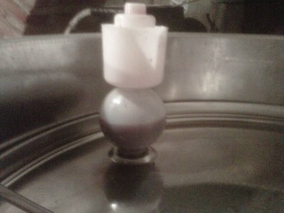 a quel punto ho montato gli altri pezzi e ci ho messo l'acqua / IMG-20110925-00002.jpg IMG-20110925-00002.jpg