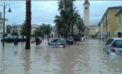 La piazza principale di Marina di Carrara / image.jpg image.jpg