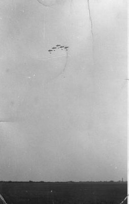 -1936-Gorizia-looping di 5.JPG (8.92 KiB) Osservato 755 volte -1936-Gorizia-looping di 5.JPG