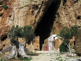 grotta mangiapane.jpg grotta mangiapane.jpg