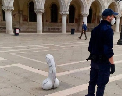 fallo_venezia_orizzontale.jpg (77.64 KiB) Osservato 608 volte fallo_venezia_orizzontale.jpg