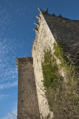 Una delle torri angolari con i beccatelli / DSC_9405.jpg DSC_9405.jpg