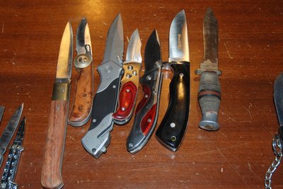 1coltelli.JPG (105.29 KiB) Osservato 963 volte 1coltelli.JPG