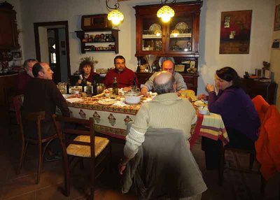 tavolata1.jpg (49.36 KiB) Osservato 681 volte tavolata1.jpg