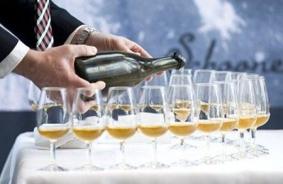 champagne-generico.jpg (25.5 KiB) Osservato 969 volte champagne-generico.jpg