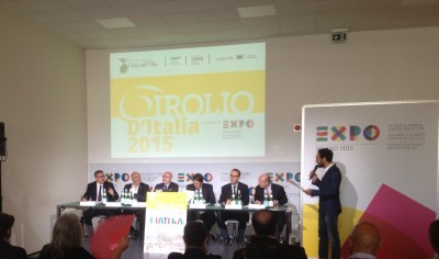Un momento della conferenza stampa di Girolio d'Italia a Expo Milano.jpg (158.83 KiB) Osservato 1057 volte Un momento della conferenza stampa di Girolio d'Italia a Expo Milano.jpg