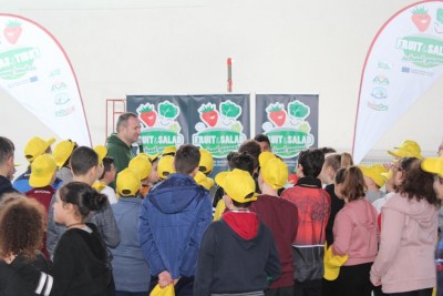 fruit_ragazzi.JPG (71.54 KiB) Osservato 1318 volte fruit_ragazzi.JPG
