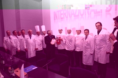 giuria_internazionali.jpg (101.51 KiB) Osservato 764 volte giuria_internazionali.jpg