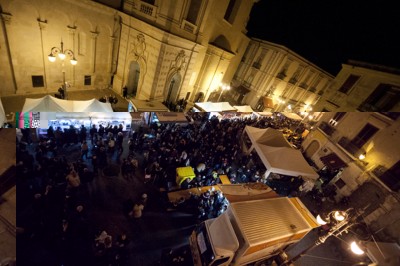 panoramica-piazza.jpg (179.51 KiB) Osservato 6872 volte panoramica-piazza.jpg