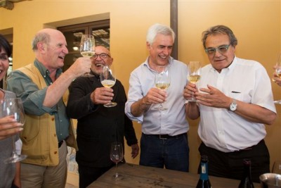 Da sn. il Conte Gaddo Della Gherardesca, Franco Malenotti, l'assessore di Casale sul Sile Lorenzo Biotti e Oliviero Toscani / Da sn. il Conte Gaddo Della Gherardesca, Franco Malenotti, l'assessore di Casale sul Sile Lorenzo Biotti e Oliviero Toscani.jpg Da sn. il Conte Gaddo Della Gherardesca, Franco Malenotti, l'assessore di Casale sul Sile Lorenzo Biotti e Oliviero Toscani.jpg