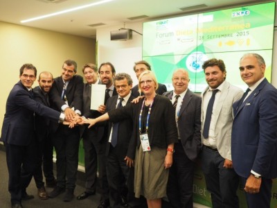 I firmatari della Carta dei Valori al Forum Dieta Mediterranea a Expo.jpg