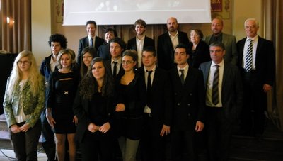 gli studenti premiati.jpg (106.99 KiB) Osservato 6007 volte gli studenti premiati.jpg