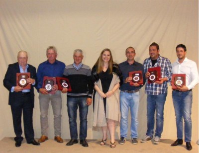 Rosanna Carpenè con i sei viticoltori premiati con lo Scudo d'Oro 2013.JPG