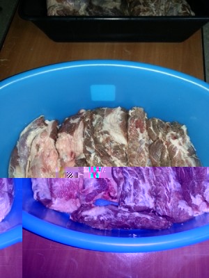 Pezzi carnei, a partire da sx: filetto, guanciali(2), capocollo, lonza, fiocco ed in basso altro filetto / 20140128_183241.jpg 20140128_183241.jpg