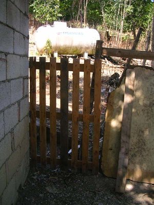 la porta che porta al secondo recinto / DSCN1549.JPG DSCN1549.JPG