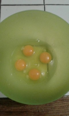 uova Nelle.jpg (37.63 KiB) Osservato 1255 volte uova Nelle.jpg