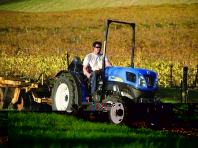 new_holland_t4000v_771728b2.jpg (58.64 KiB) Osservato 958 volte new_holland_t4000v_771728b2.jpg